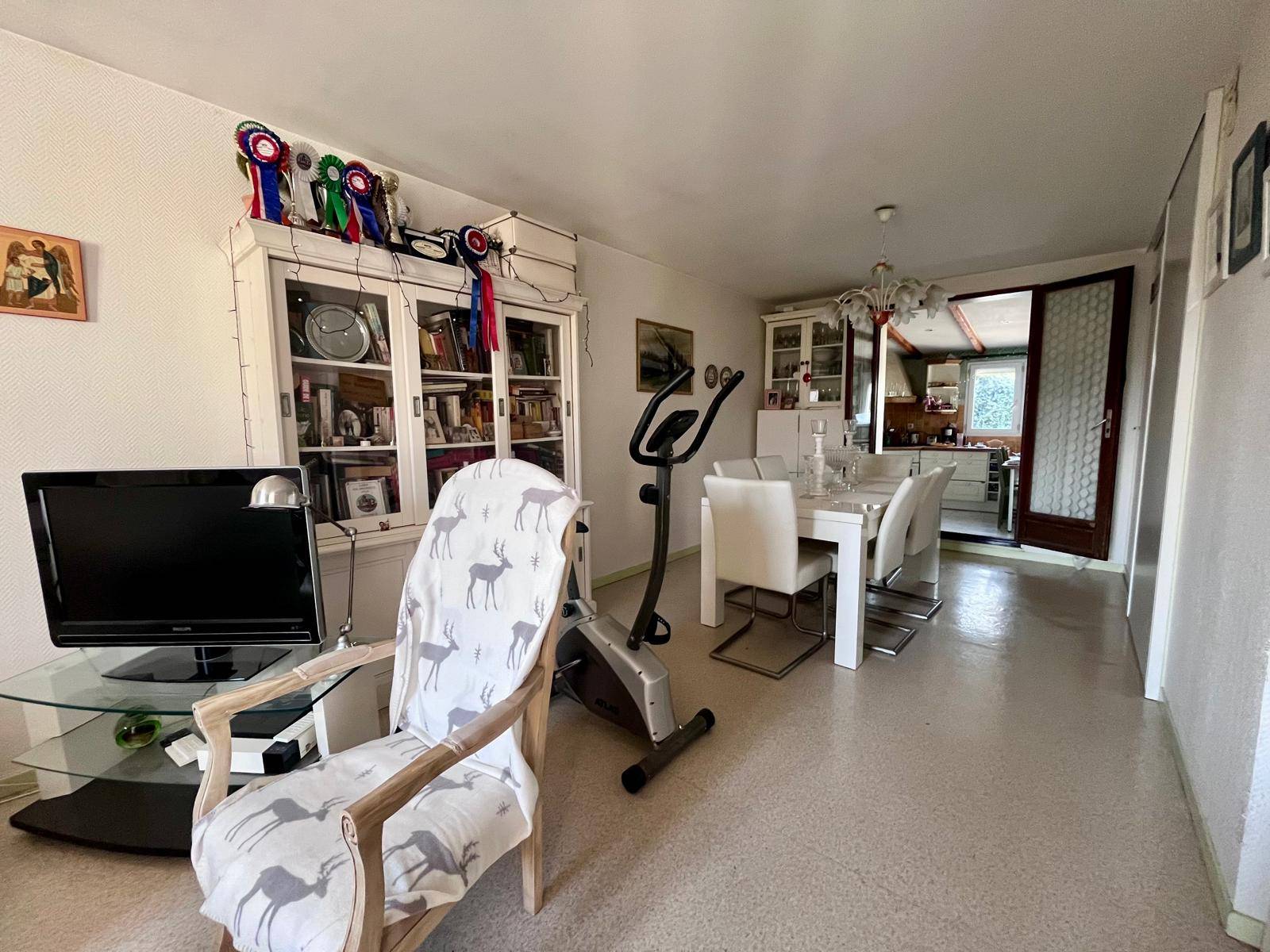 Gignac La Nerthe, villa de Type 4/5  sur environ 389 m² de terrain