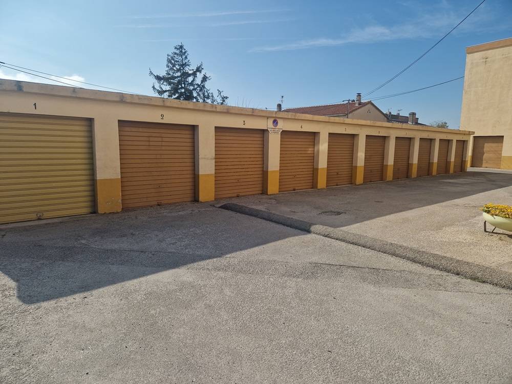 SECTEUR SAINT NICOLAS, BOX FERME A VENDRE