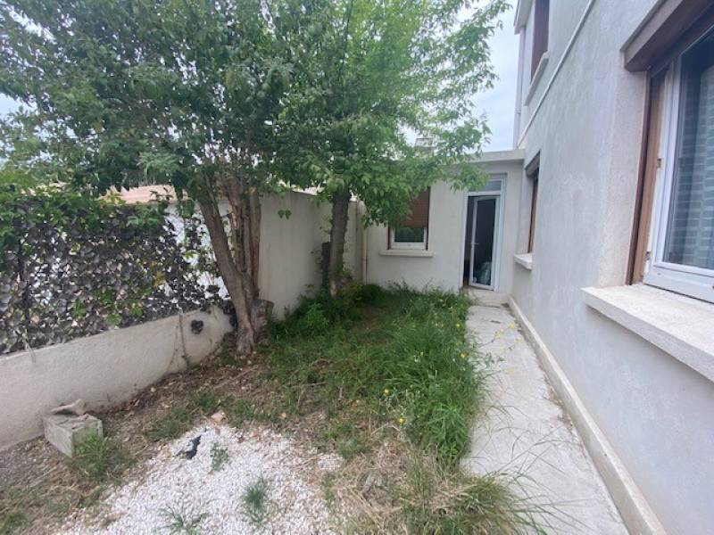 SUPERBE APPARTEMENT T4 AVEC JARDIN MARIGNANE  