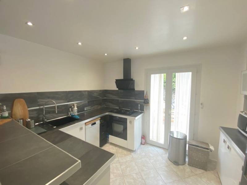 SUPERBE APPARTEMENT T4 AVEC JARDIN MARIGNANE  