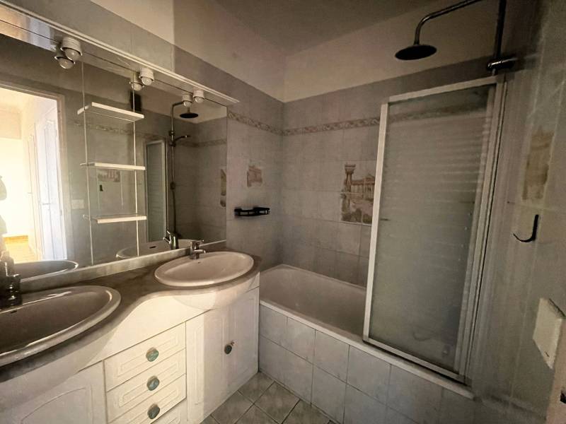 Marignane Appartement - 73 m² - 3 pièces - Façade neuve