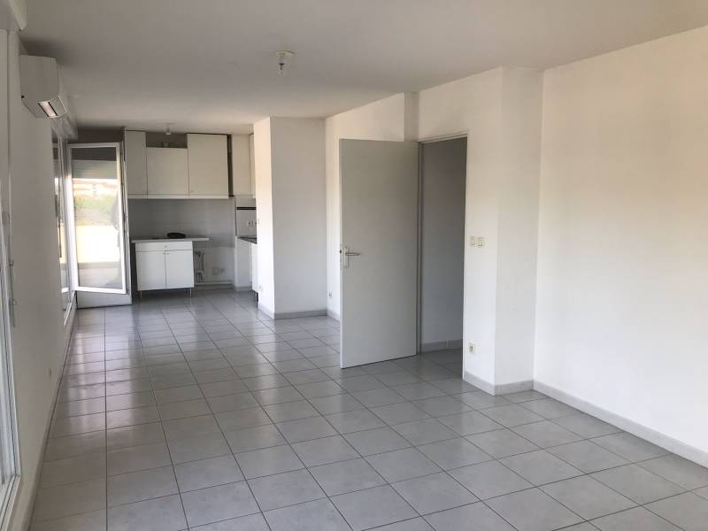 T3 AVE TERRASSE ET GARAGE ISTRES  