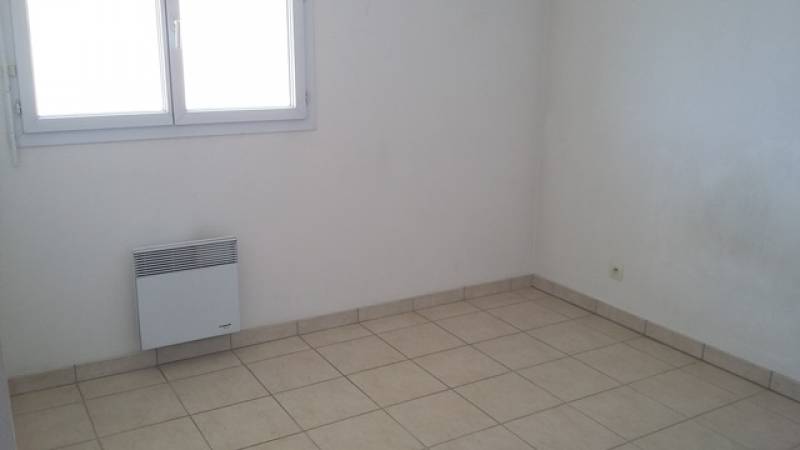 T2 DANS PETITE RESIDENCERECENTE ET FERMEE MARIGNANE Résidence le Clos Villéa locataire en place