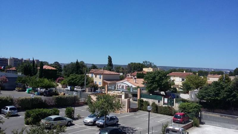 T2 DANS PETITE RESIDENCERECENTE ET FERMEE MARIGNANE Résidence le Clos Villéa locataire en place