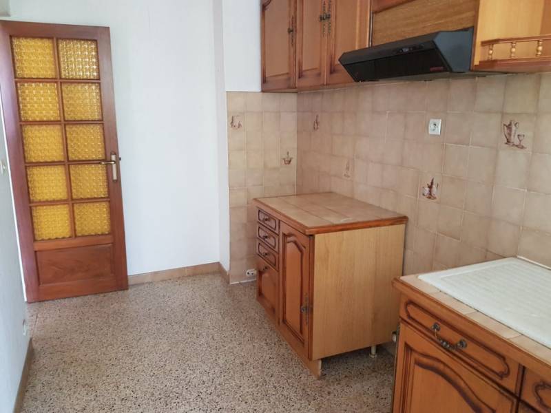 à Marignane, Appartement 3 pièces avec 2 chambres en RDC sur le Parc Perrussons 