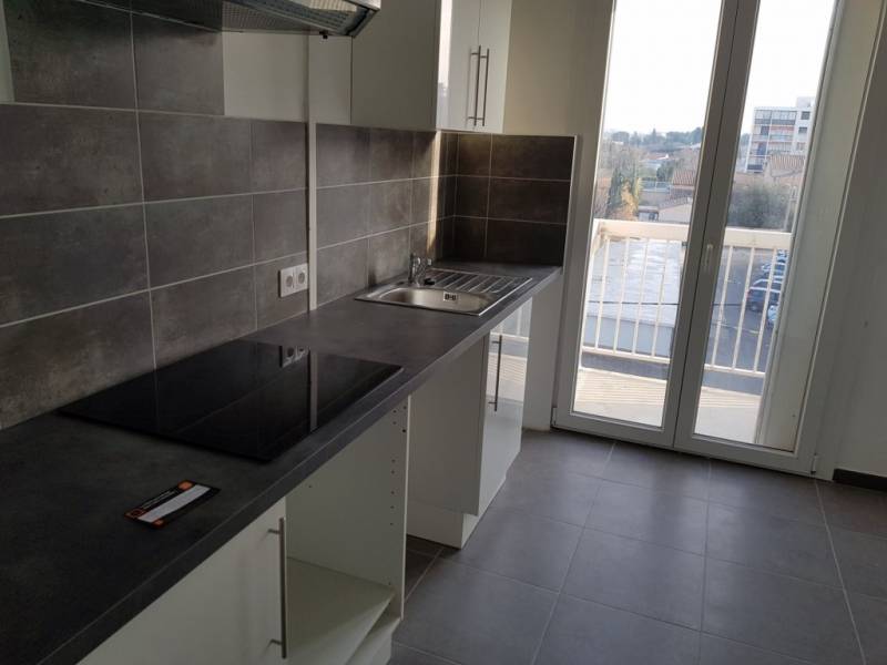 T3 DANS RESIDENCE FERMEE MARIGNANE  