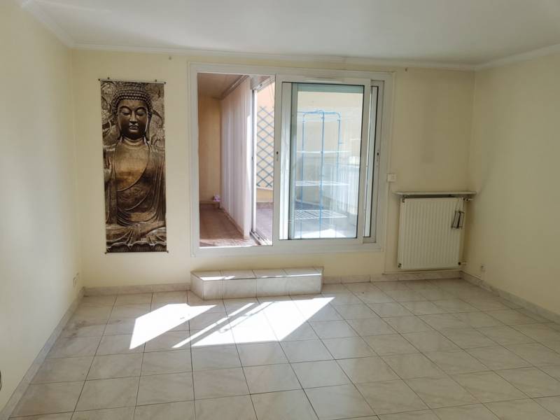 T3 DANS RÉSIDENCE FERMÉE MARIGNANE  