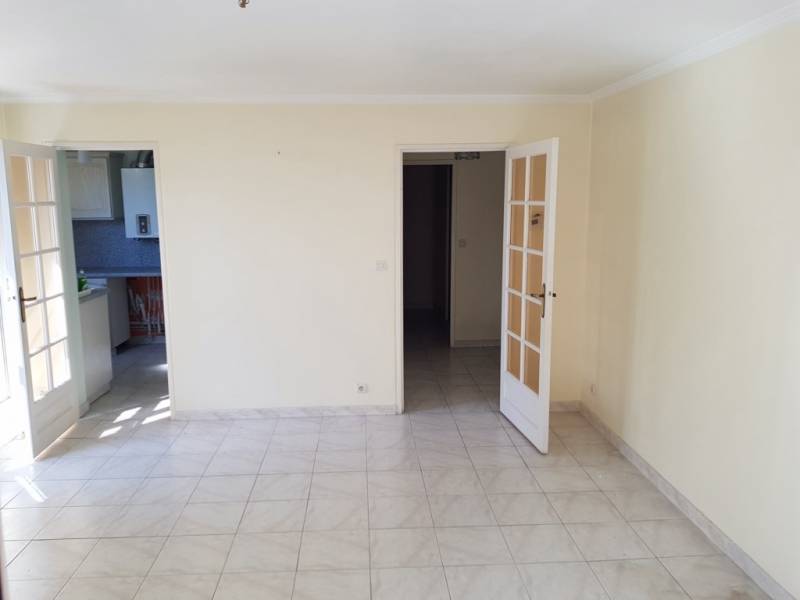 T3 DANS RÉSIDENCE FERMÉE MARIGNANE  