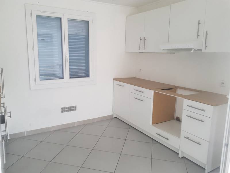 MAISON T3 PLAIN PIED MARIGNANE QUARTIER LA SIGNORE JARDIN ET GARAGE