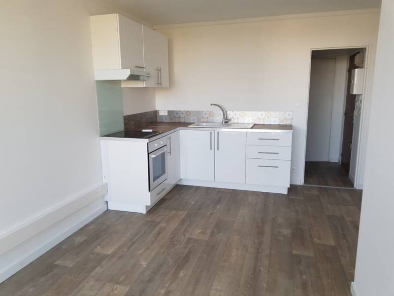 A LOUER RESIDENCE LA SIGNORE APPARTEMENT T1 TRANSFORME EN T2 PARFAIT ETAT MARIGNANE  