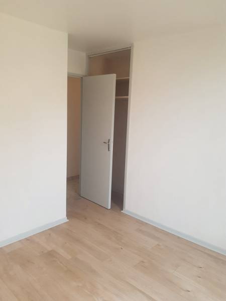 APPARTEMENT T3 VEC TERRASSE FERMEE ET GARAGE DANS RESIDENCE FERMEE DE STANDING MARIGNANE  