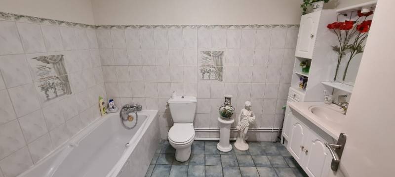 APPARTMENT T5 AVEC GARAGE EN SOUS SOL DANS RESIDENCE DE STANDING MARTIGUES  