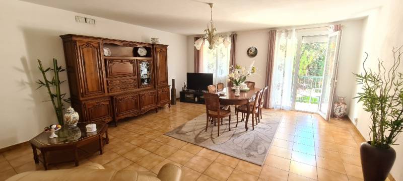 APPARTMENT T5 AVEC GARAGE EN SOUS SOL DANS RESIDENCE DE STANDING MARTIGUES  
