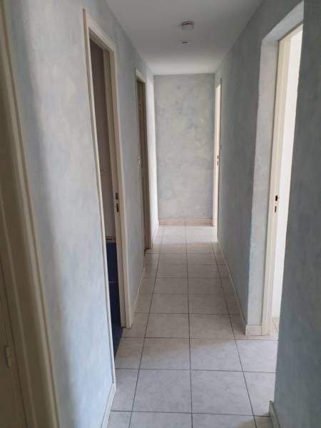 T3 EN RDC DANS RESIDENCE FERMEE LES PENNES MIRABEAU LES CADENEAUX 