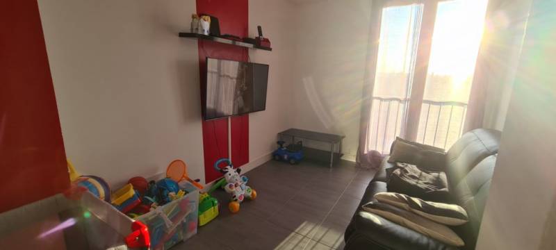 APPARTEMENT T4 AVEC ASCENSEUR MARIGNANE SECTEUR SIGNORE 