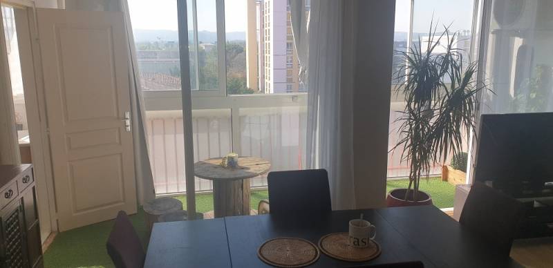 Vrai T5 en 4ème et dernier étage MARIGNANE  