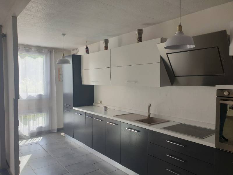 T3 A VENDRE DANS RESIDENCE FERMEE MARIGNANE  
