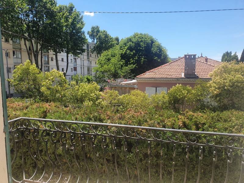 GRAND T1 A LOUER AVENUE MARECHAL JUIN A MARIGNANE MARIGNANE  