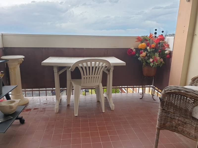 type quatre MARIGNANE LA SIGNORE 1 IMMEUBLE AVEC ASCENSEUR