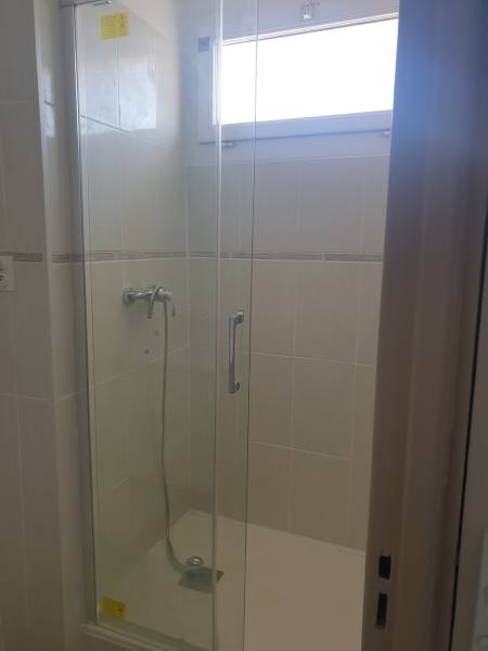 APPARTEMENT PROCHE CENTRE VILLE MARIGNANE  REFAIT A NEUF DANS RESIDENCE FERMEE
