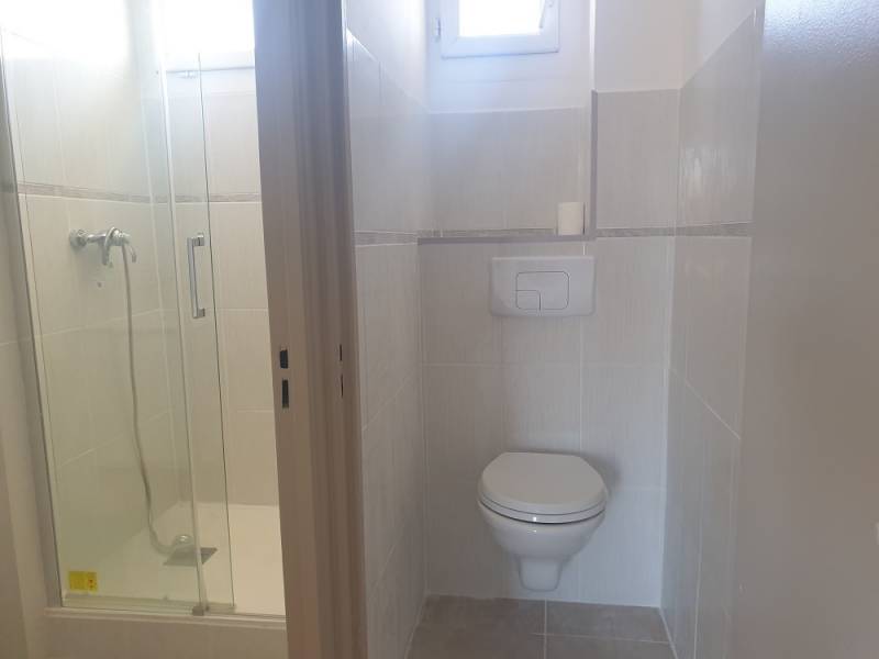 APPARTEMENT PROCHE CENTRE VILLE MARIGNANE  REFAIT A NEUF DANS RESIDENCE FERMEE