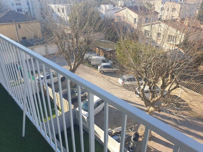 APPARTEMENT PROCHE CENTRE VILLE MARIGNANE  REFAIT A NEUF DANS RESIDENCE FERMEE