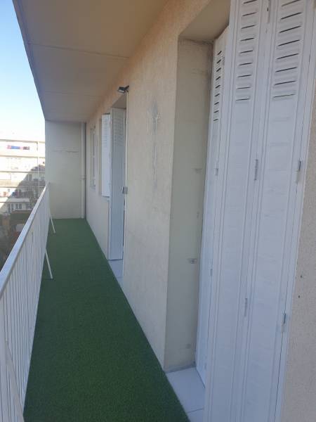 APPARTEMENT PROCHE CENTRE VILLE MARIGNANE  REFAIT A NEUF DANS RESIDENCE FERMEE