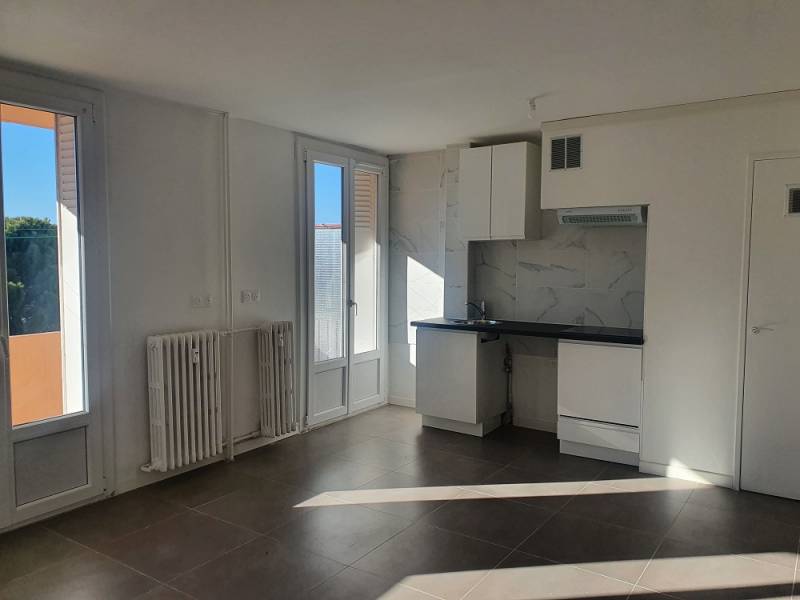 APPARTEMENT T2 EN 3EME ETAGE RESIDENCE LE MOULIN MARIGNANE  