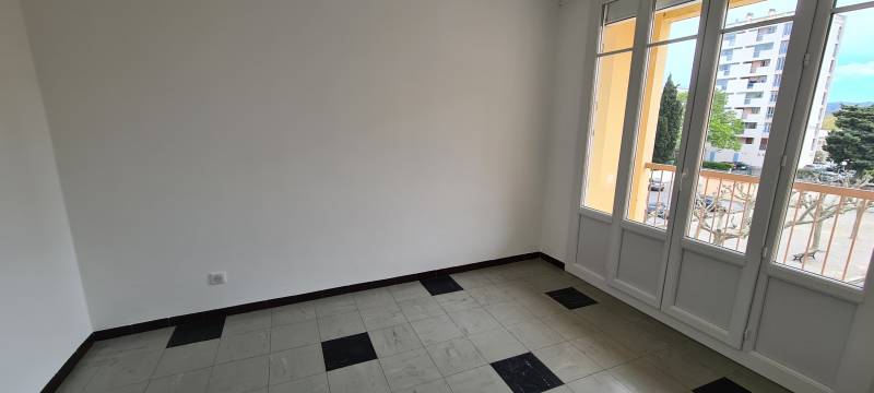 Appartement T4 Marignane Résidence Les Tourterelles Faible charges résidence fermée