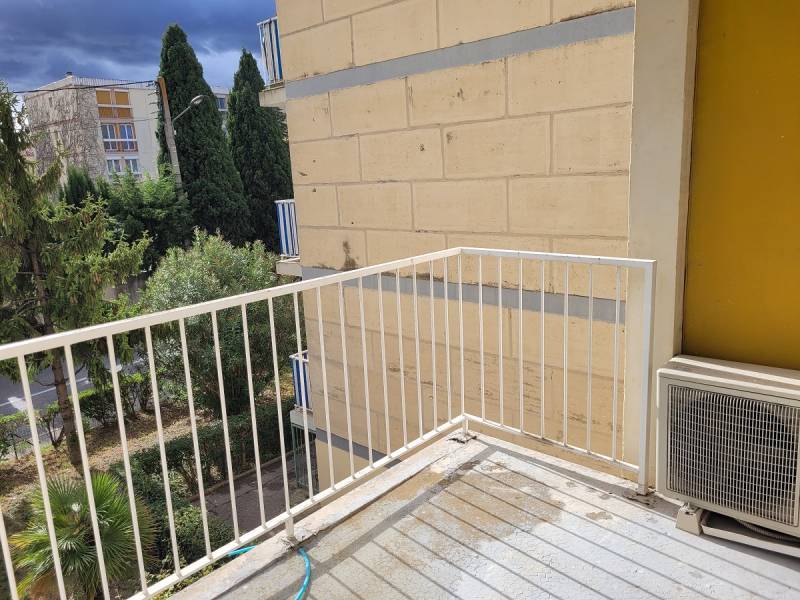 APPARTEMENT T4 EN 1ER TRES BIEN SITUE MARIGNANE  