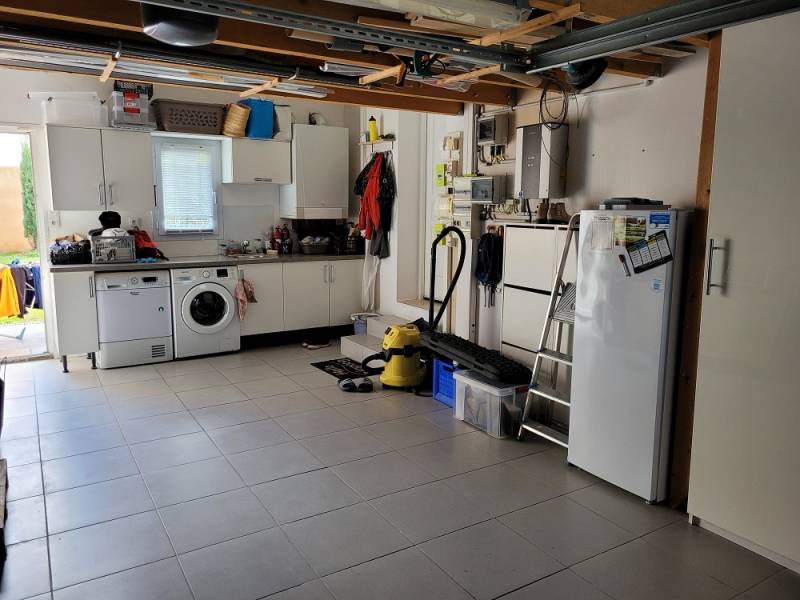 TRES BELLE VILLA DANS UN LOTISSEMENT FERME, PRESTATIONS HAUT DE GAME, PARFAIT ETAT MARIGNANE  