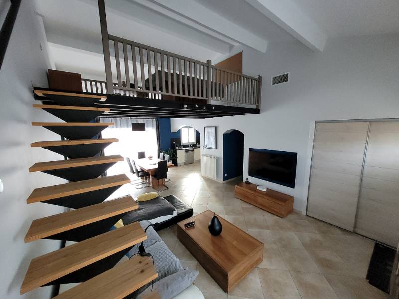 TRES BELLE VILLA DANS UN LOTISSEMENT FERME, PRESTATIONS HAUT DE GAME, PARFAIT ETAT MARIGNANE  