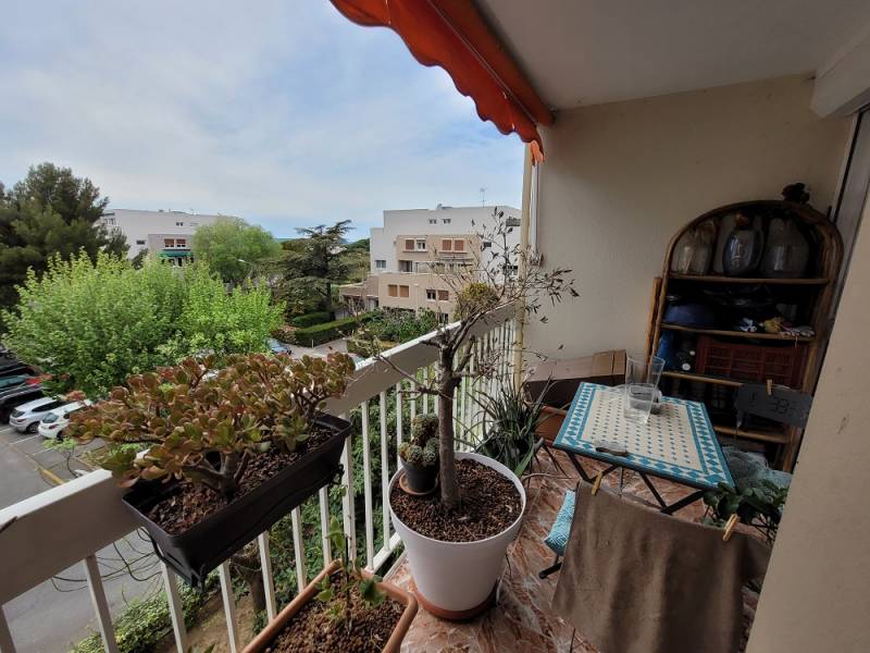 APPARTEMENT DE TYPE 1 EN 3ÈME ÉTAGE DANS RÉSIDENCE FERMÉE MARIGNANE  