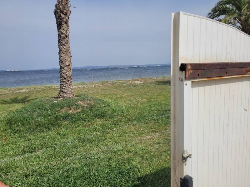 PETITE MAISON DE TYPE 3 LES PIEDS DANS L'EAU MARIGNANE  