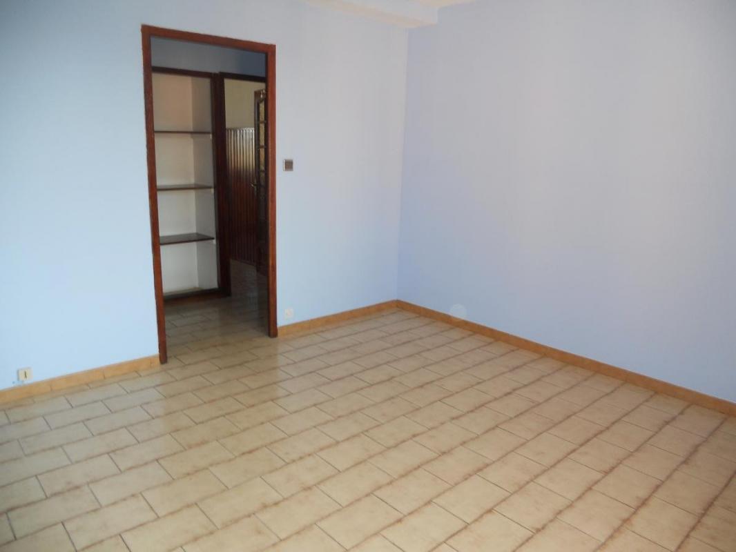 Appartement  T3 proche commerce et centre ville CLOS ST PIERRE MARIGNANE  