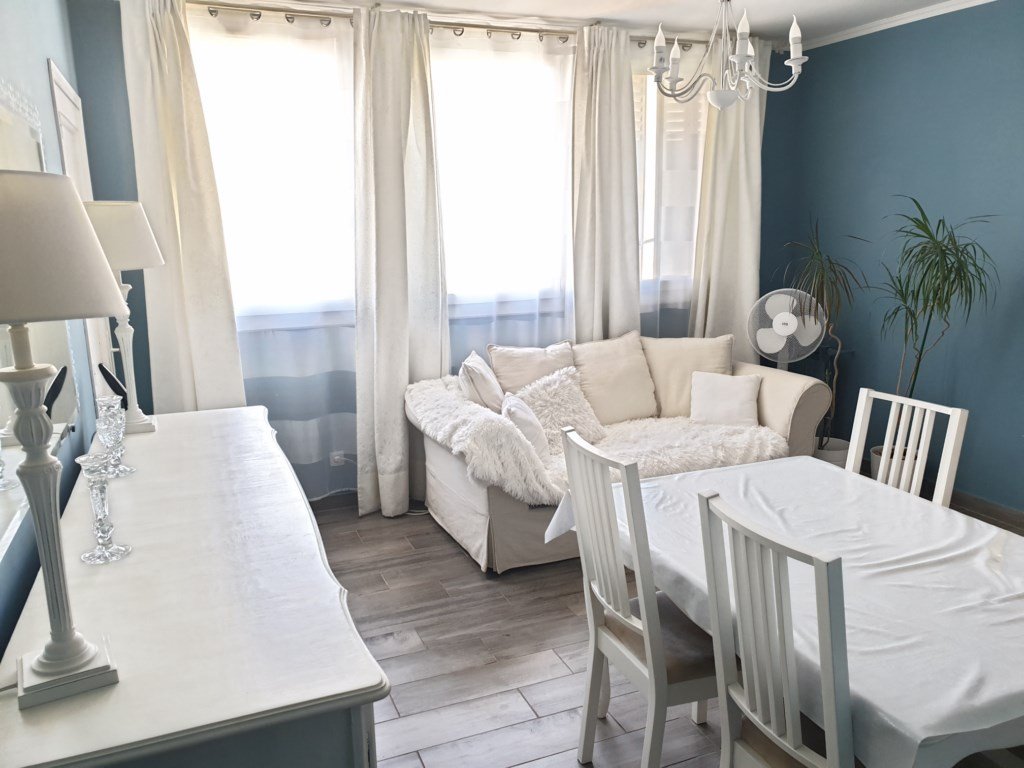 Appartement  T3 centre ville Marignane superbe T3 Marignane  centre ville