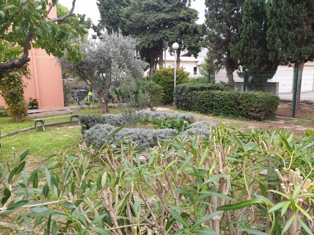 Appartement  T4 DANS PETITE RÉSIDENCE FERMÉE ET TRÈS BIEN SITUÉE Marignane