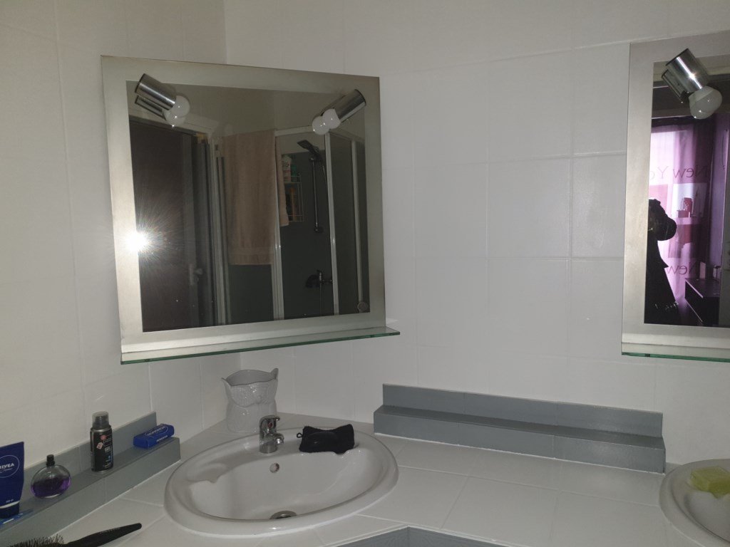 Appartement  T4 DANS PETITE RÉSIDENCE FERMÉE ET TRÈS BIEN SITUÉE Marignane