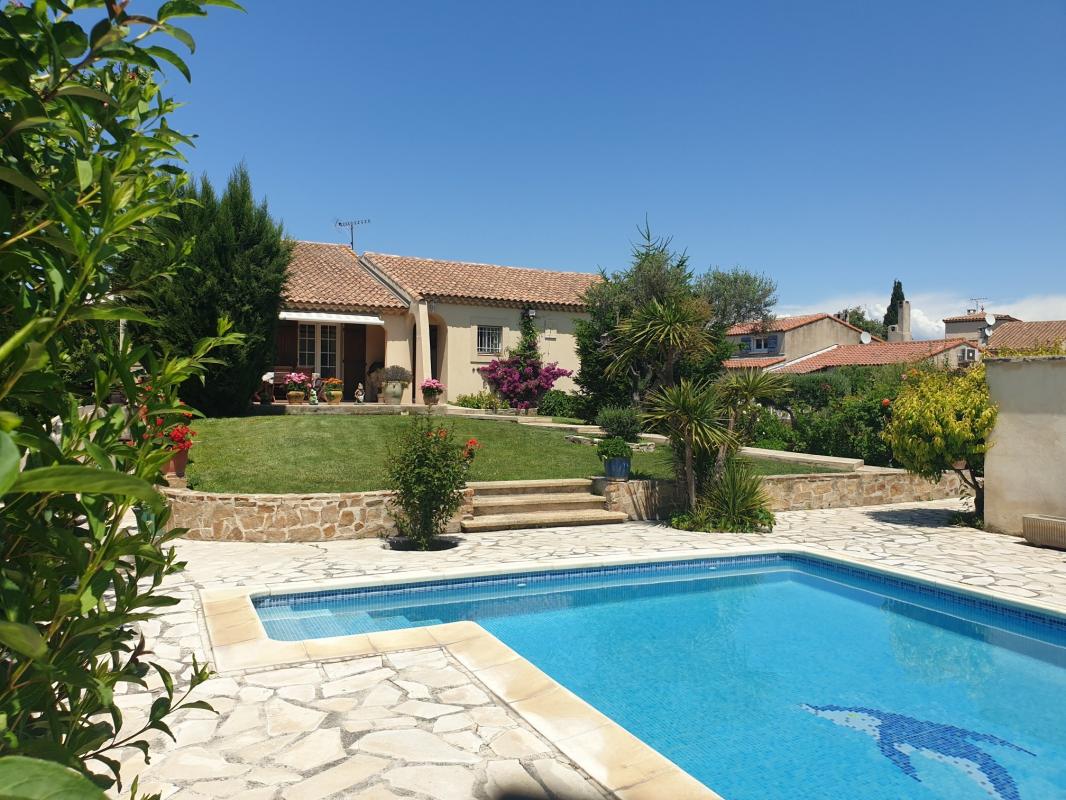 Maison  T6 Au coeur du village de Laure GIGNAC LA NERTHE  