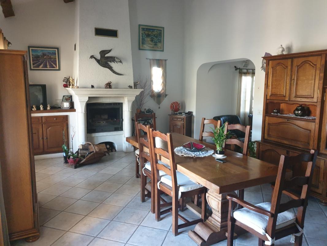 Maison  T6 Au coeur du village de Laure GIGNAC LA NERTHE  