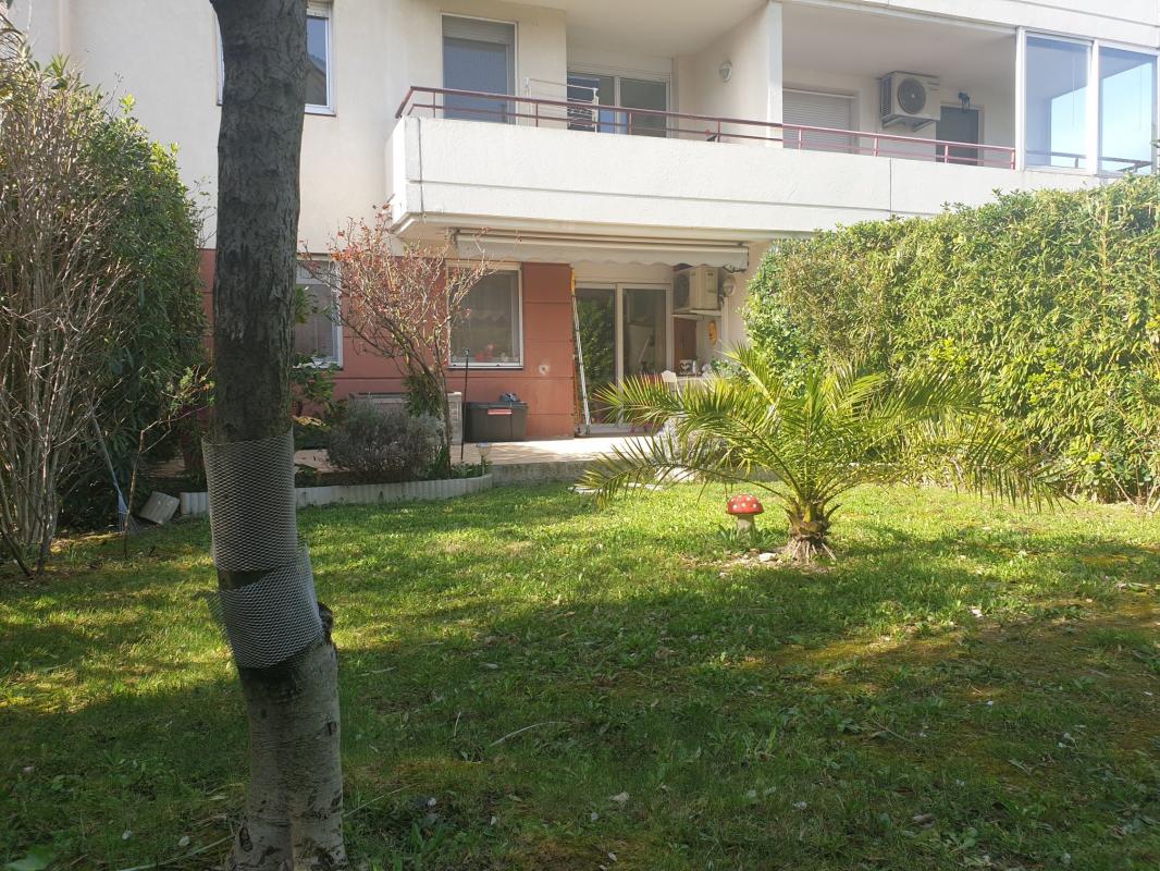 Appartement  T2 Proche du centre ville Marignane