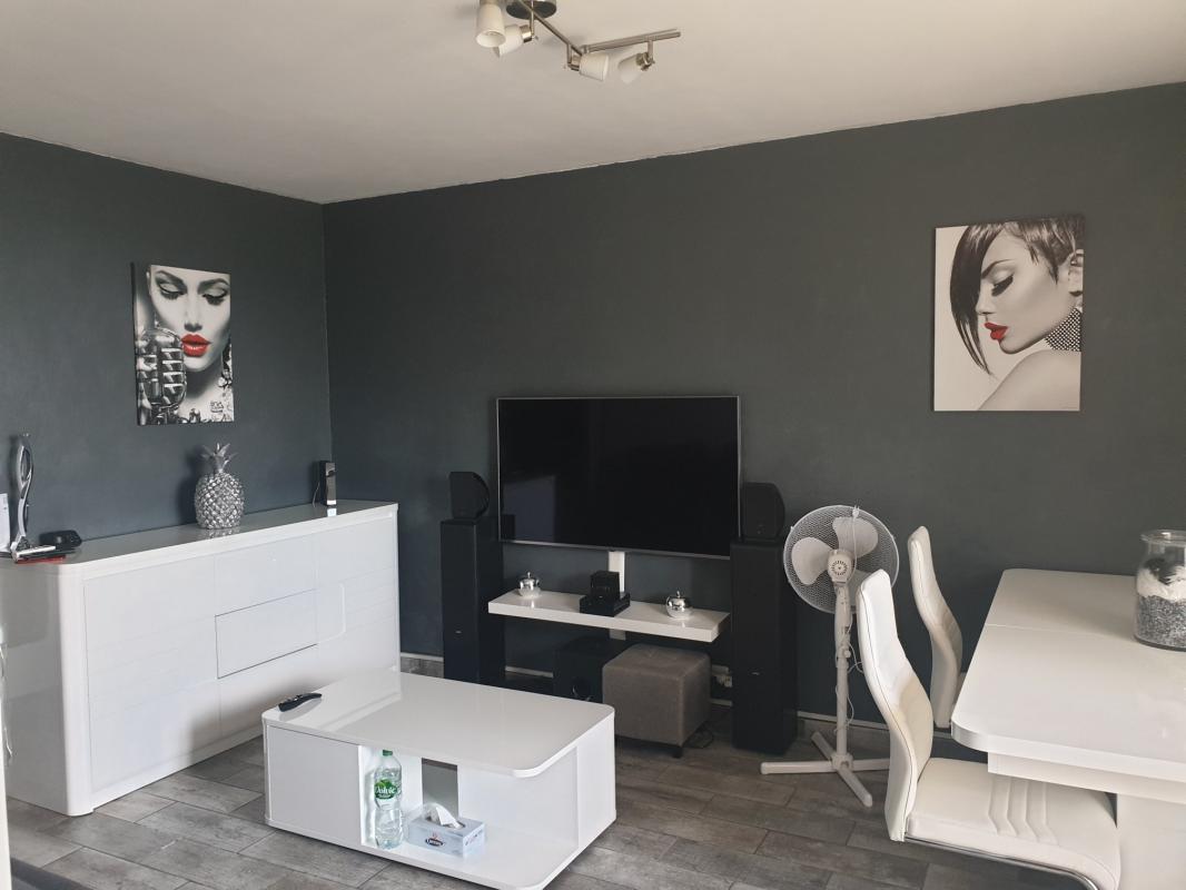 Appartement  T3  avec balcon MARIGNANE  