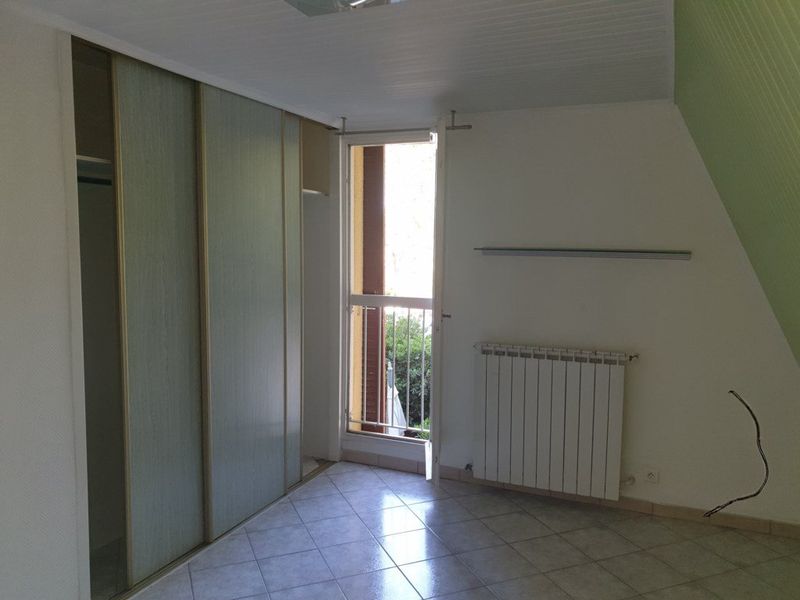 Vaste appartement de type 5 Marignane  