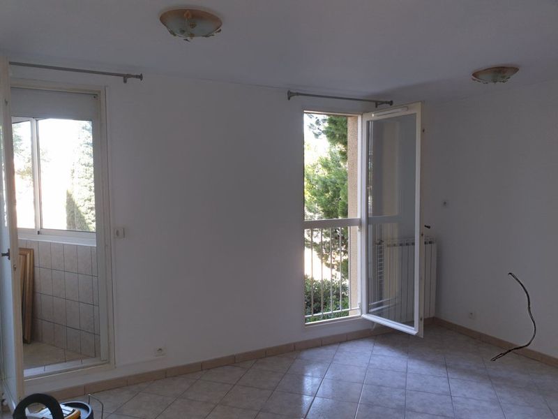 Vaste appartement de type 5 Marignane  