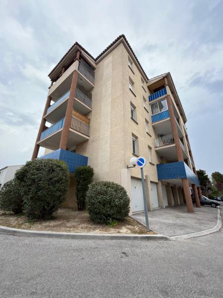 Appartement de type 3 avec terrasse et garage dans petite résidence