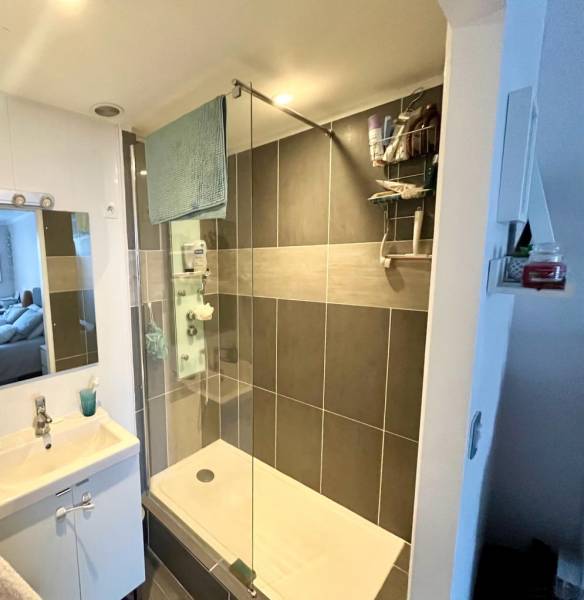 APPARTEMENT DE TYPE 4 PIÈCES 82.8 M² DANS RÉSIDENCE FERMÉE AVEC ASCENSEUR MARIGNANE