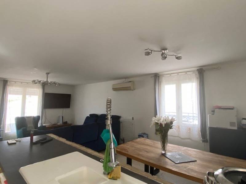 MAISON DE TYPE 4 PLAIN PIED D'ENVIRON 80 M² HABITABLES SUR 261 M² DE TERRAIN CHATEAUNEUF LES MARTIGUES  