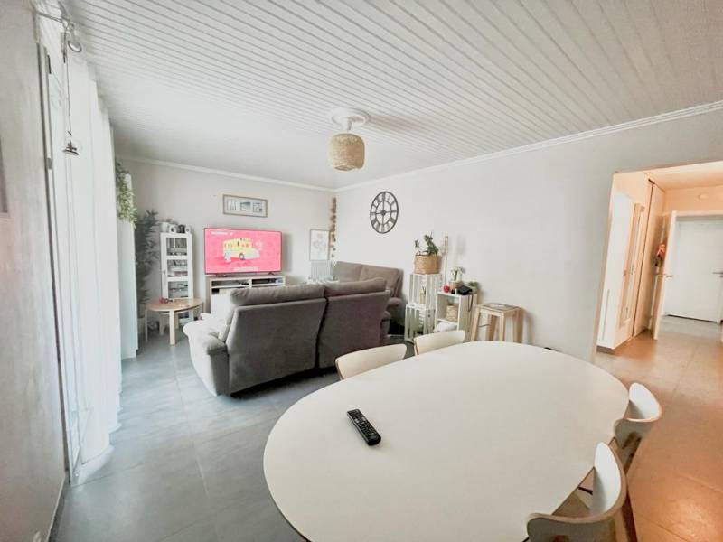 APPARTEMENT DE TYPE 4 PIÈCES 82.8 M² DANS RÉSIDENCE FERMÉE AVEC ASCENSEUR MARIGNANE