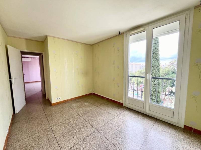 APPARTEMENT DE TYPE 3 EN 3EME ETAGE AVEC BELLE VUE MARIGNANE  