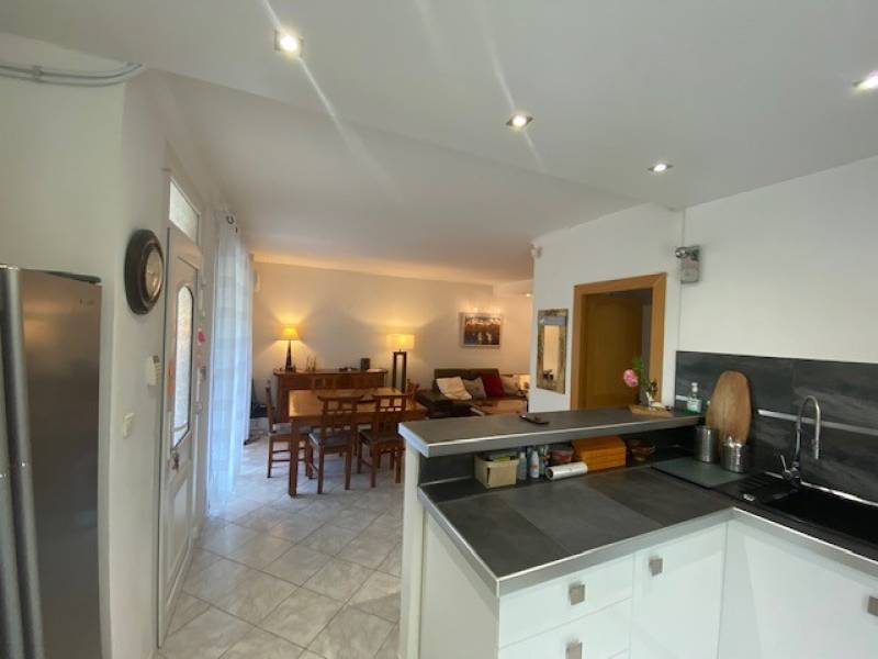 SUPERBE APPARTEMENT T4 AVEC JARDIN MARIGNANE  